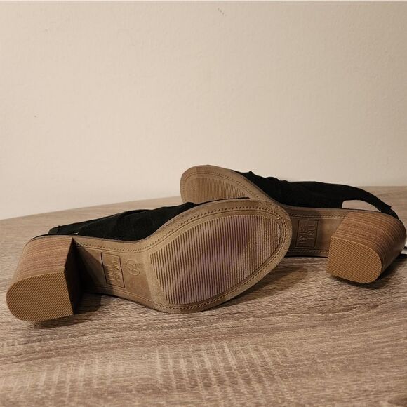 TIME AND TRU WOMEN'S BLACK MEMORY FOAM SANDALS SIZE 7 1/2 WOMEN HEEL SHOE - Picture 4 of 4